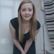 kaidence king legs together poop