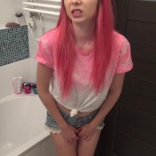 i`m holding pee too long! hd hotdirtyivone