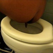 coco simone poops
