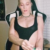 burping and playing with my titts ashlynnelocks