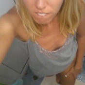 skitnik mona poops not in the toilet