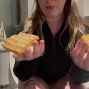 Sukisims93 Eat What I Piss On! Curvey_country_carly