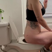 Amy_farts Morning Poop And Piss