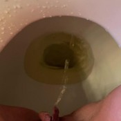 Trixie And Molly Desperately Pee Together HD Trixiesquirts