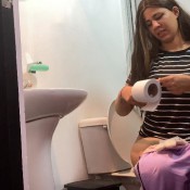 Colombianbigass I Will Pee And Number 2 Farting Hehe