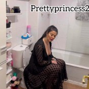 Prettyprincess220 Sexy Stepmom Is Farting Loud In The Toilet