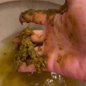 Larajuicytv Playing With Poo