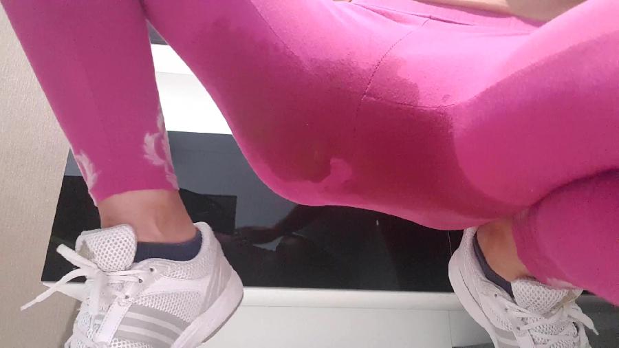 bulge for toilet slave hd The fart babes