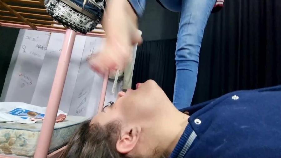 Deep Feet Extreme - The Students Feet Swallow Fight HD Mfvideobrazil