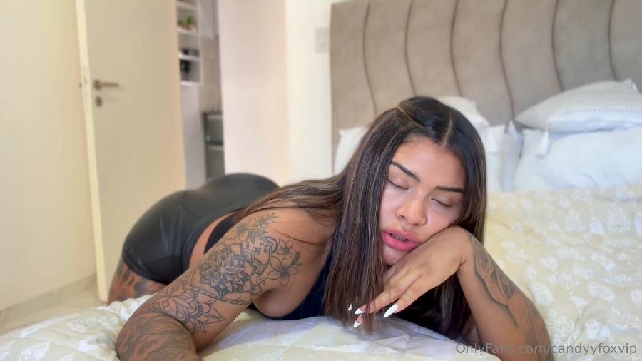 Candyyfoxvip Wiggling And Shaking My Ass While Letting Out My Farts